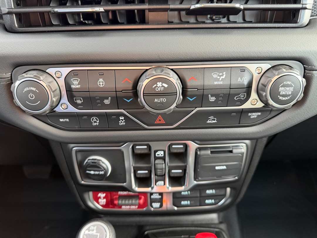 2026 Jeep Wrangler Rubicon - Image 24