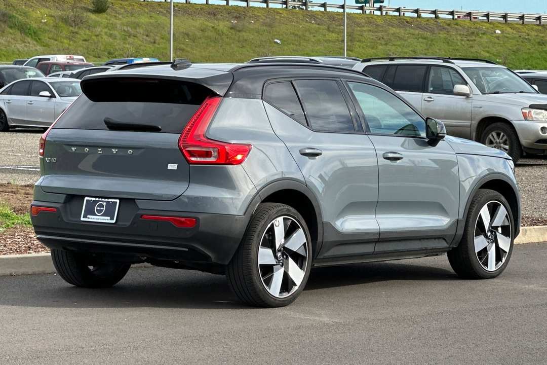 2023 Volvo Xc40 Recharge Pure Ultimate - Image 3