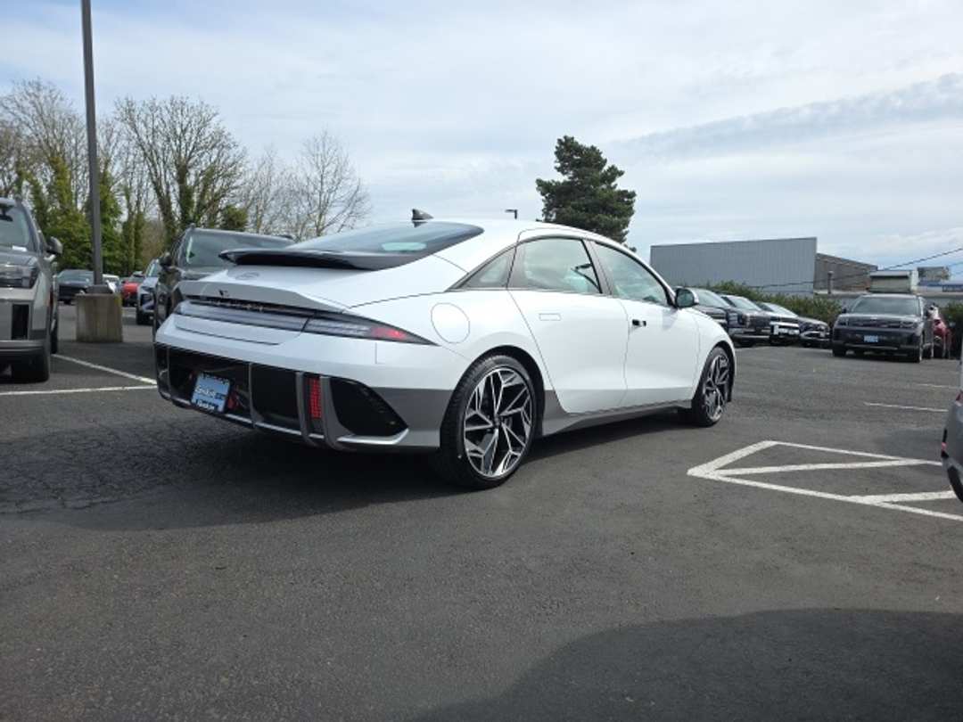 2024 Hyundai Ioniq 6 SE - Image 5