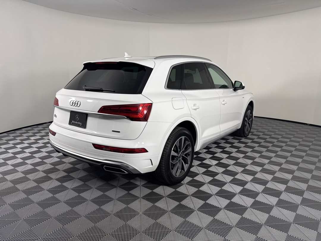 2022 Audi Q5 45 S line Premium - Image 7