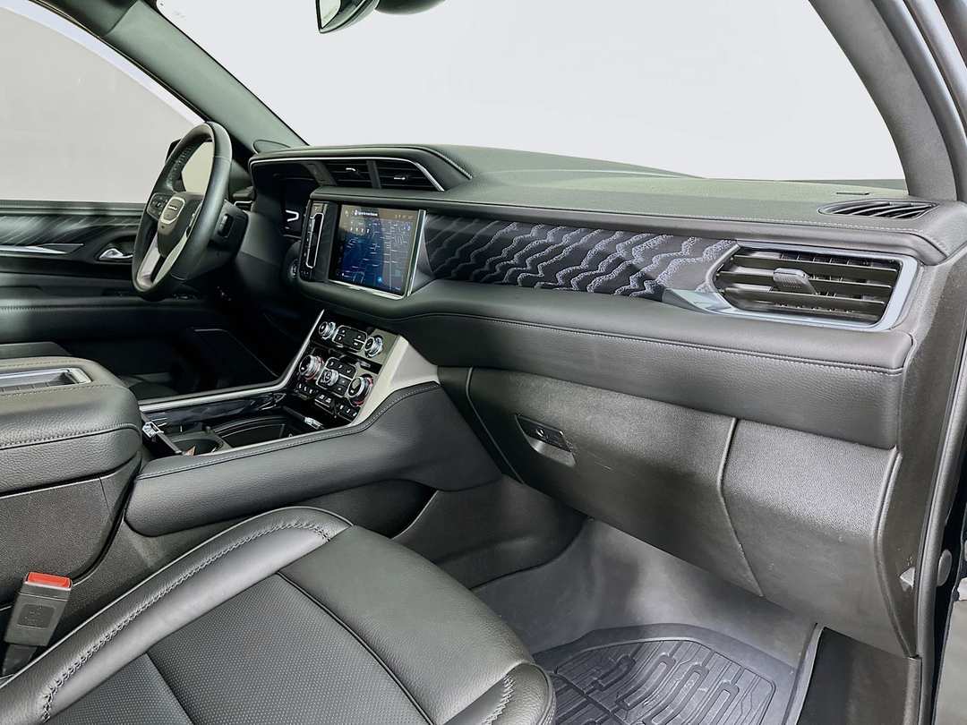 2024 GMC Yukon Denali - Image 33