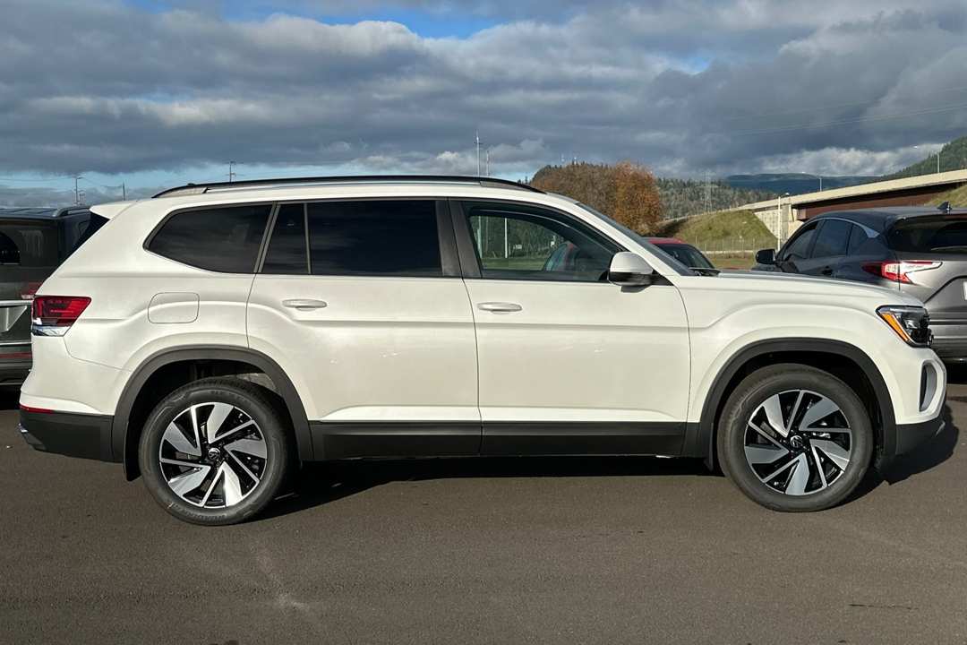 2026 Volkswagen Atlas 2.0T SE w/Technology - Image 2