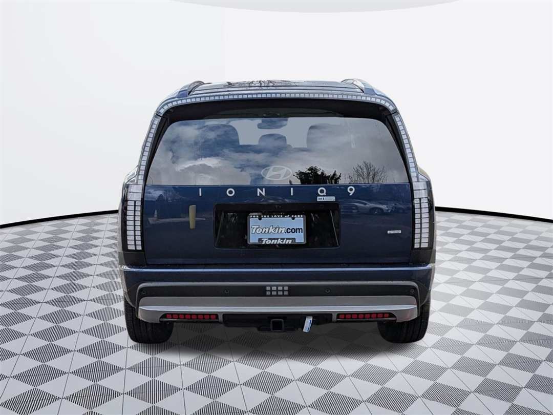 2026 Hyundai Ioniq 9 SE - Image 4