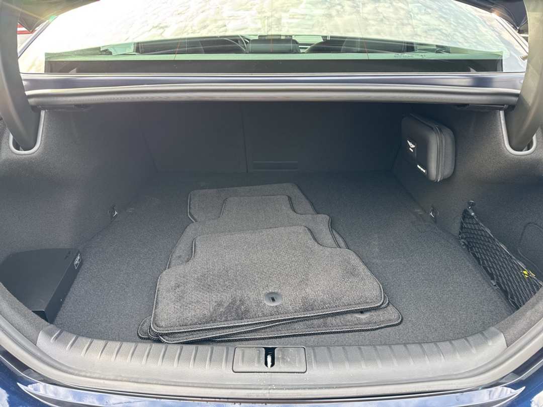 2026 Genesis G70 2.5T - Image 12