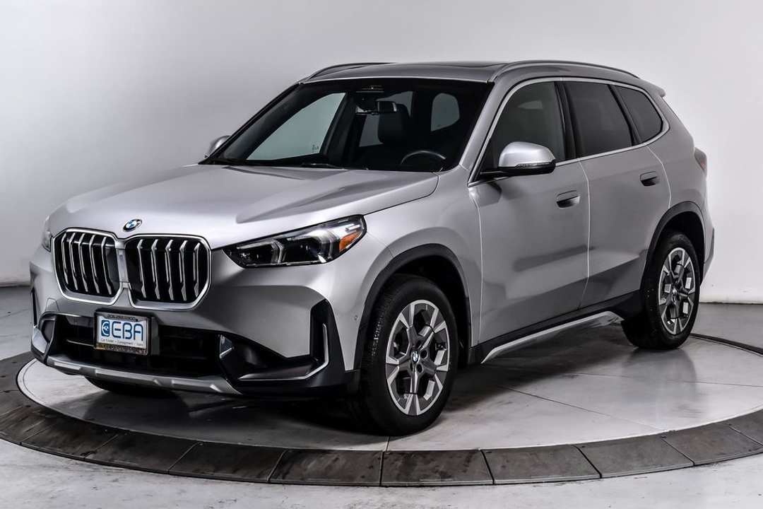 2025 BMW X1 xDrive28i - Image 2