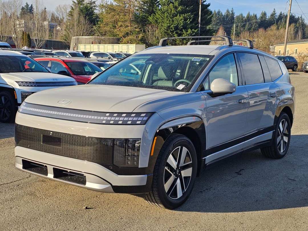 2026 Hyundai Ioniq 9 SEL - Image 3