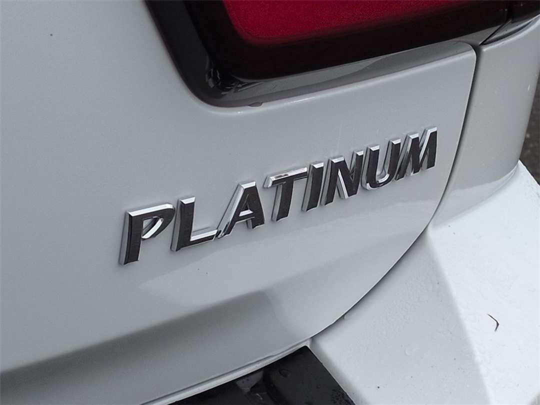 2021 Nissan Armada Platinum - Image 29