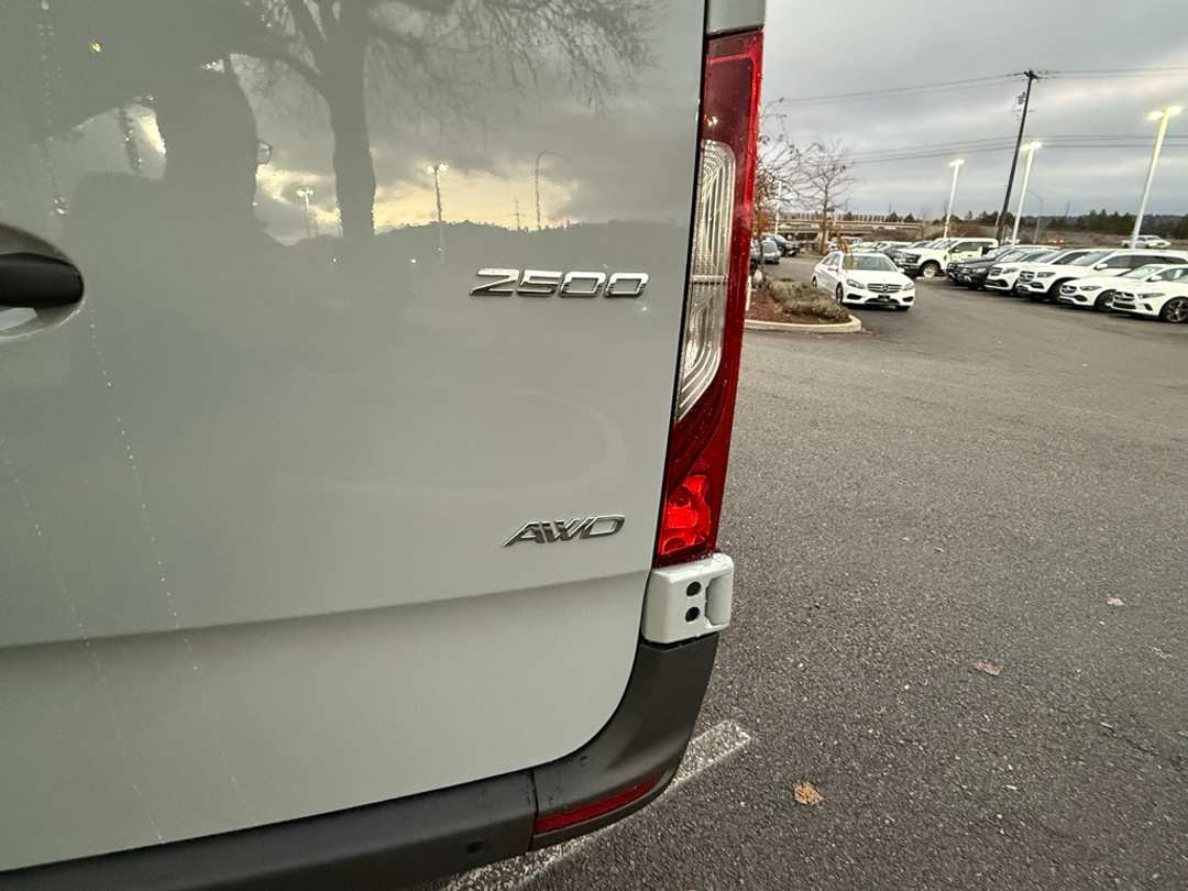 2025 Mercedes-Benz Sprinter 2500 Cargo 144 WB - Image 9