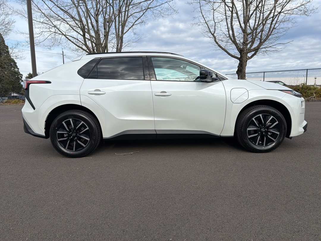 2026 Subaru Solterra Premium - Image 8