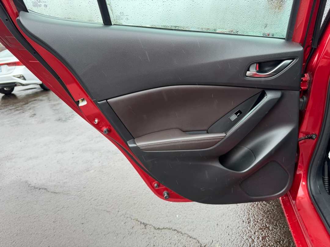 2018 MAZDA Mazda3 Grand Touring - Image 30