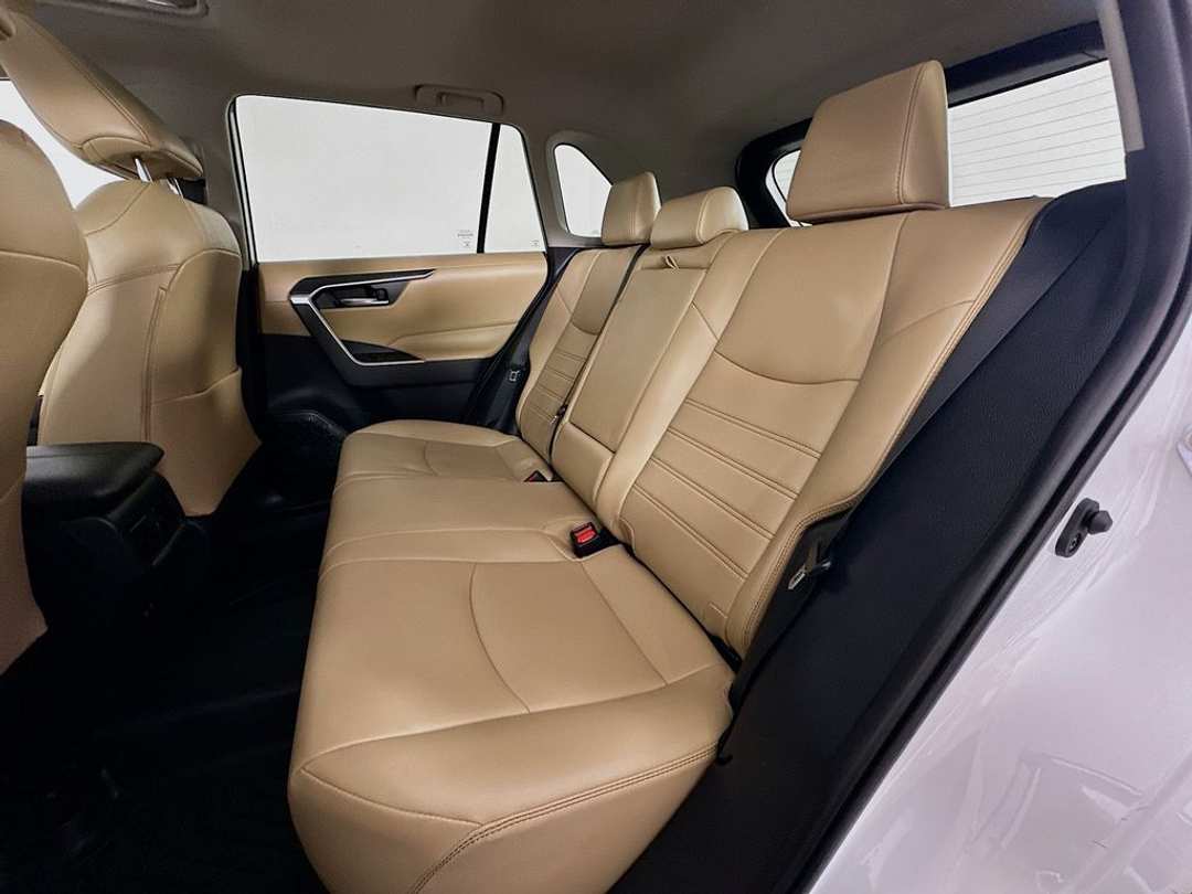 2020 Toyota Rav4 XLE Premium - Image 26