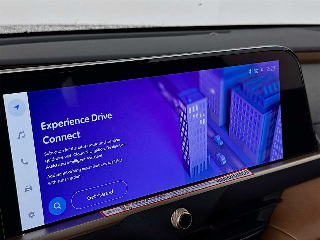 2025 Toyota Crown Signia Limited - Image 13