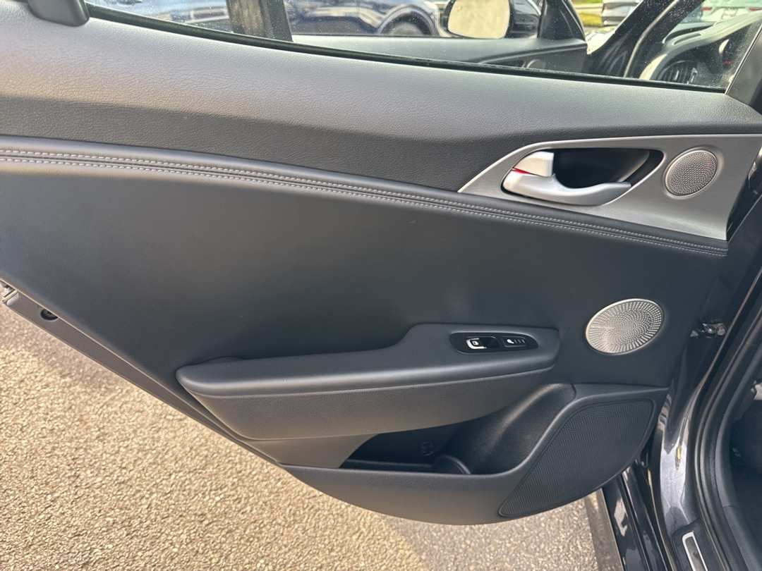 2019 Kia Stinger GT2 - Image 38