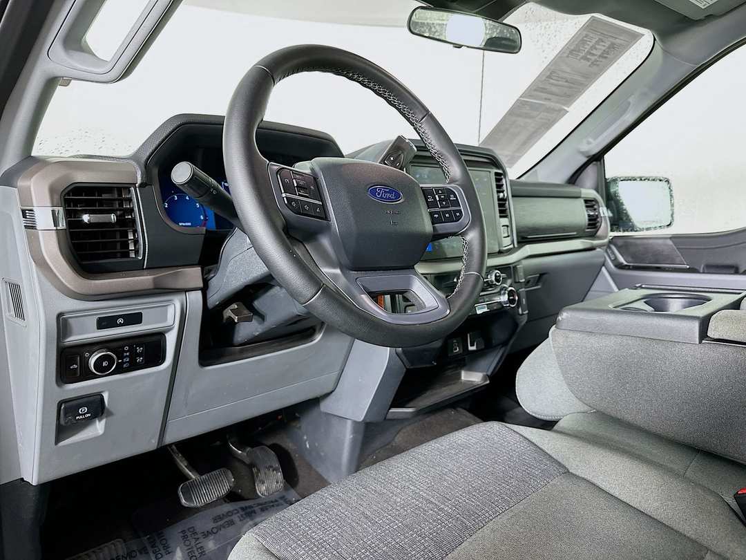 2025 Ford F-150 XLT - Image 10