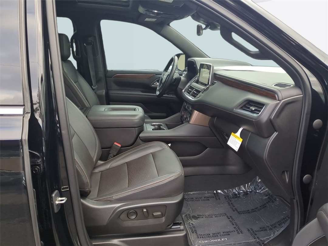 2023 Chevrolet Suburban High Country - Image 28