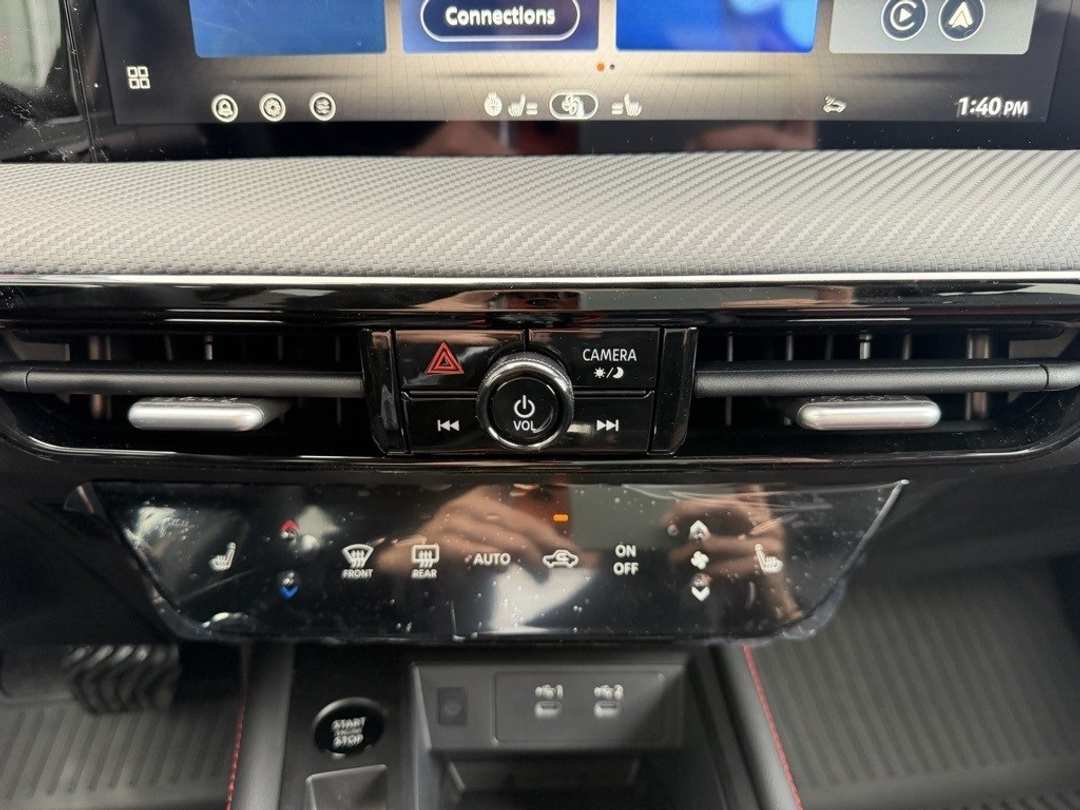 2026 Nissan Kicks SR - Image 21