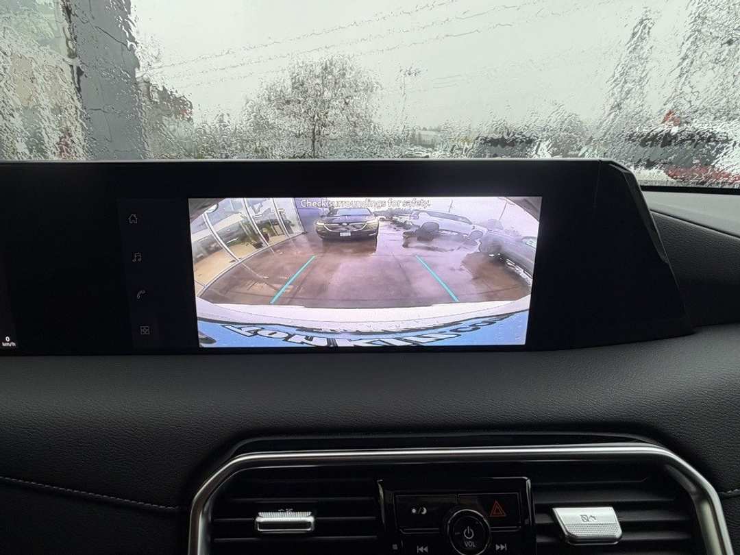 2026 Nissan Armada SV - Image 21