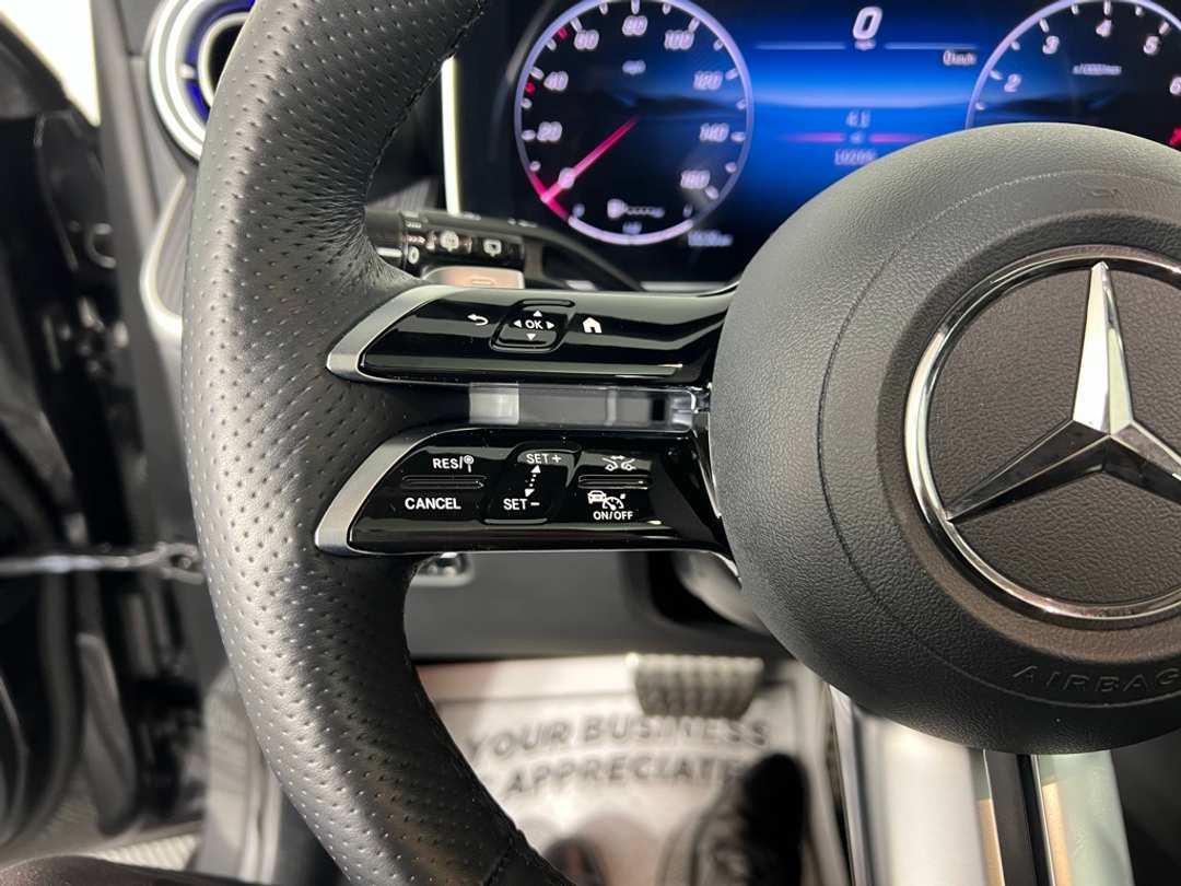 2025 Mercedes-Benz GLC GLC 300 - Image 16