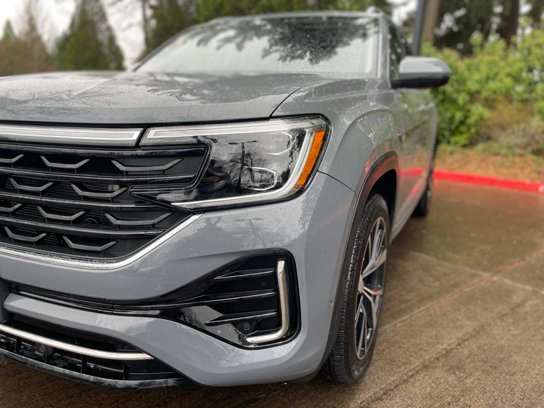 2025 Volkswagen Atlas 2.0T SEL Premium RLine - Image 9