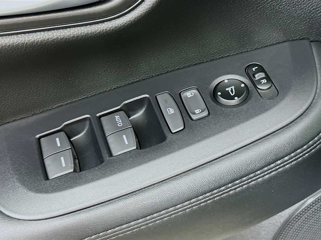 2026 Honda HR-V LX - Image 17