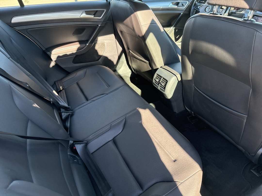 2015 Volkswagen E-Golf SEL Premium - Image 22