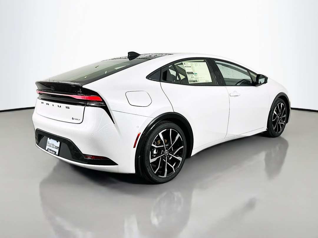 2026 Toyota Prius XSE Premium - Image 7