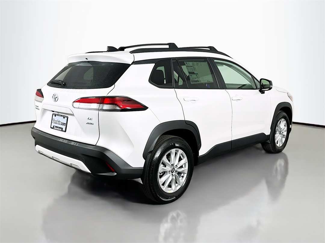 2026 Toyota Corolla Cross LE - Image 7