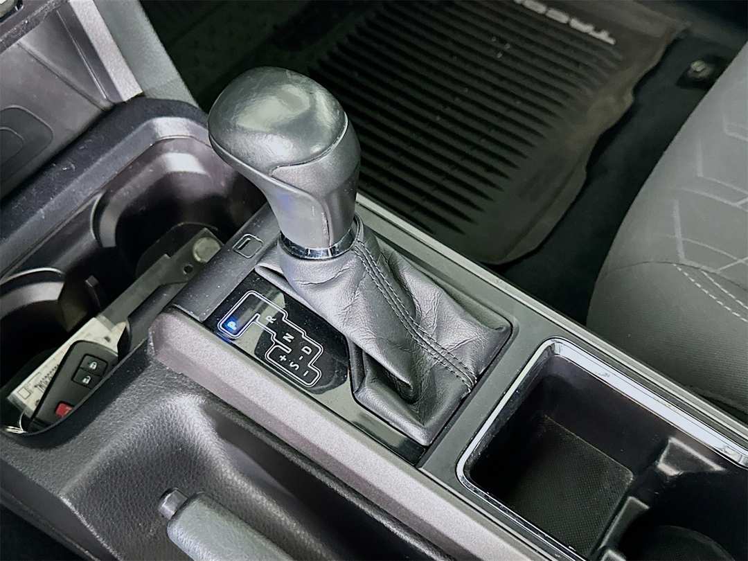 2017 Toyota Tacoma TRD OffRoad - Image 17