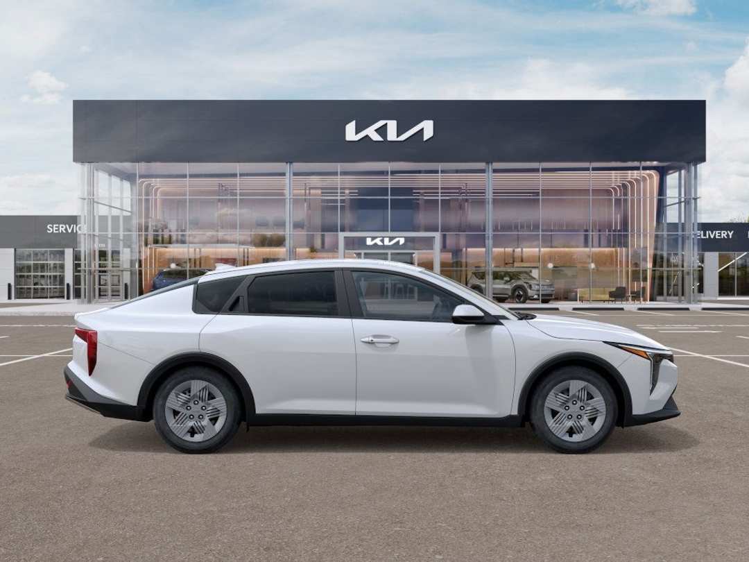 2025 Kia K4 LX - Image 7