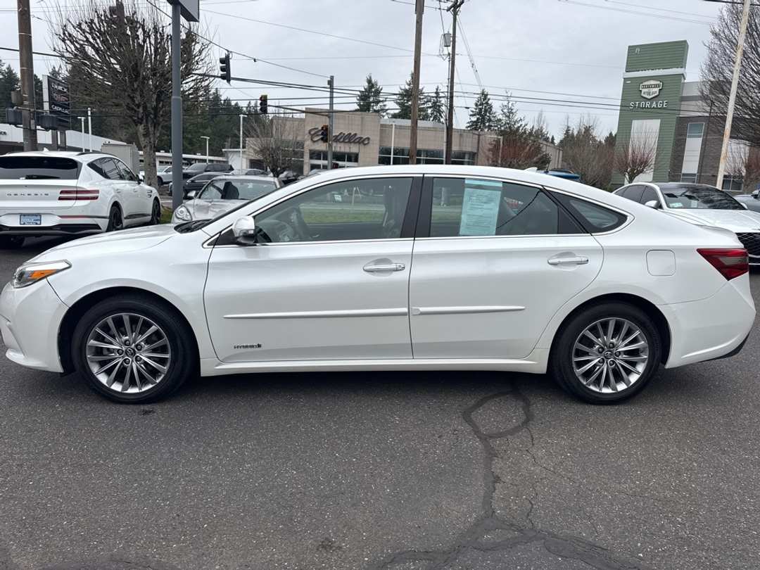 2016 Toyota Avalon - Image 4