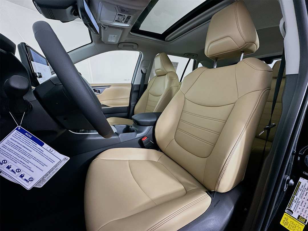 2025 Toyota Rav4 XLE Premium - Image 22