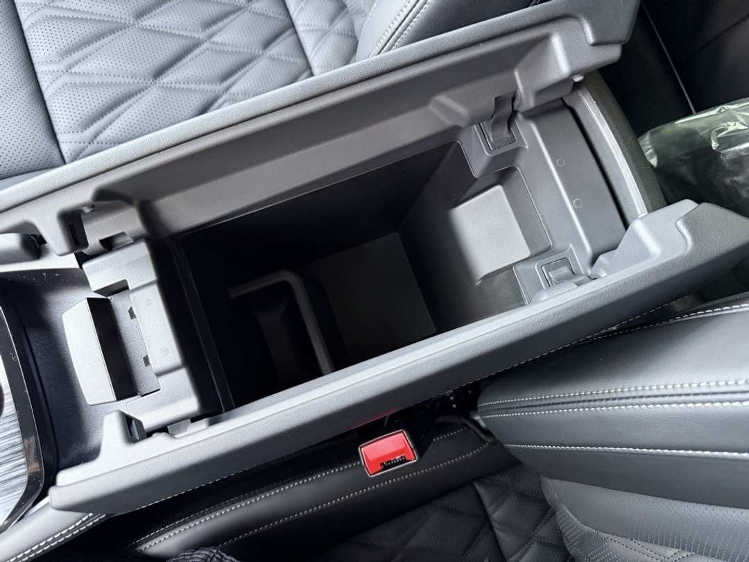 2026 Nissan Rogue Platinum - Image 28