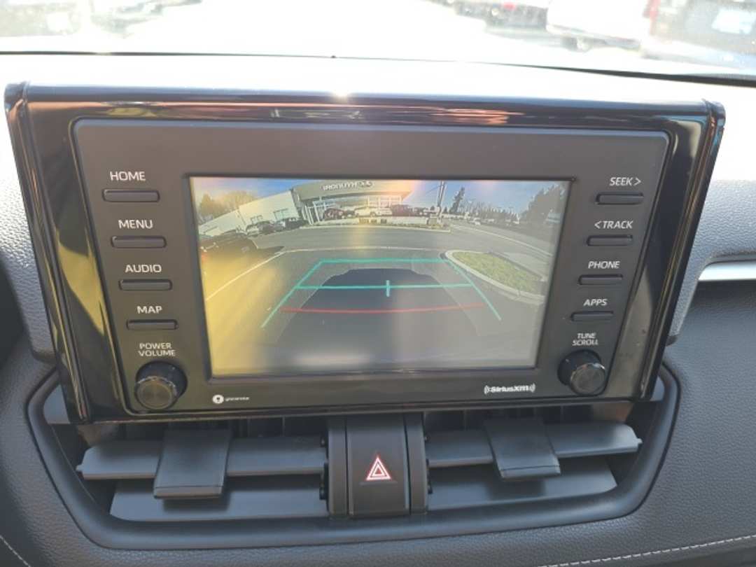 2020 Toyota Rav4 LE - Image 18