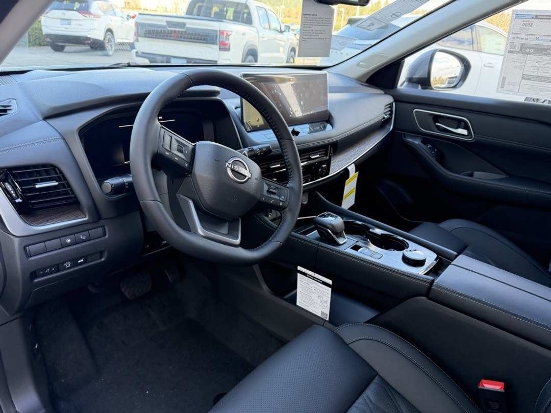 2026 Nissan Rogue Platinum - Image 15