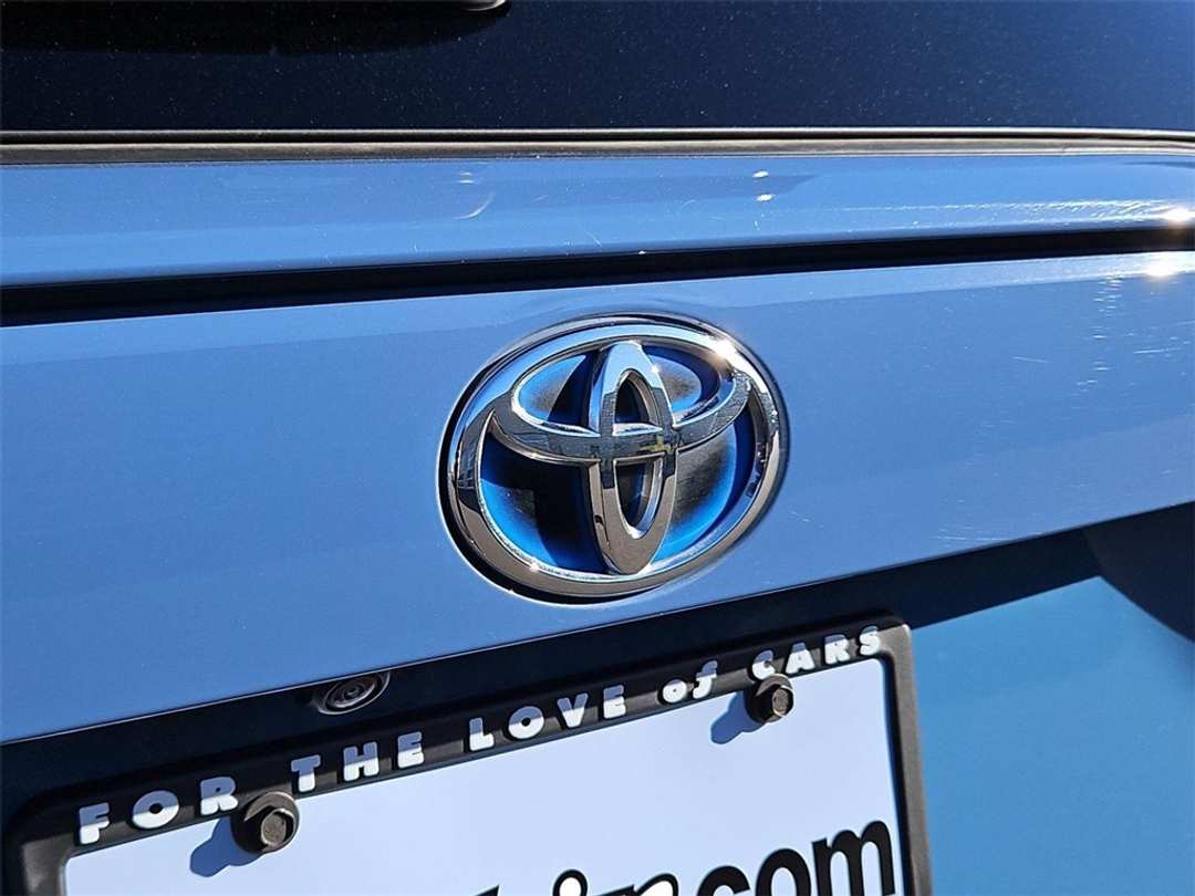 2023 Toyota Rav4 SE - Image 24