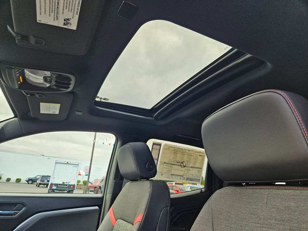 2026 Chevrolet Colorado Z71 - Image 29