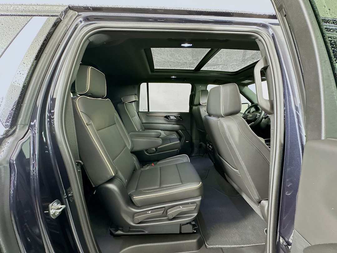2025 Chevrolet Suburban Premier - Image 30