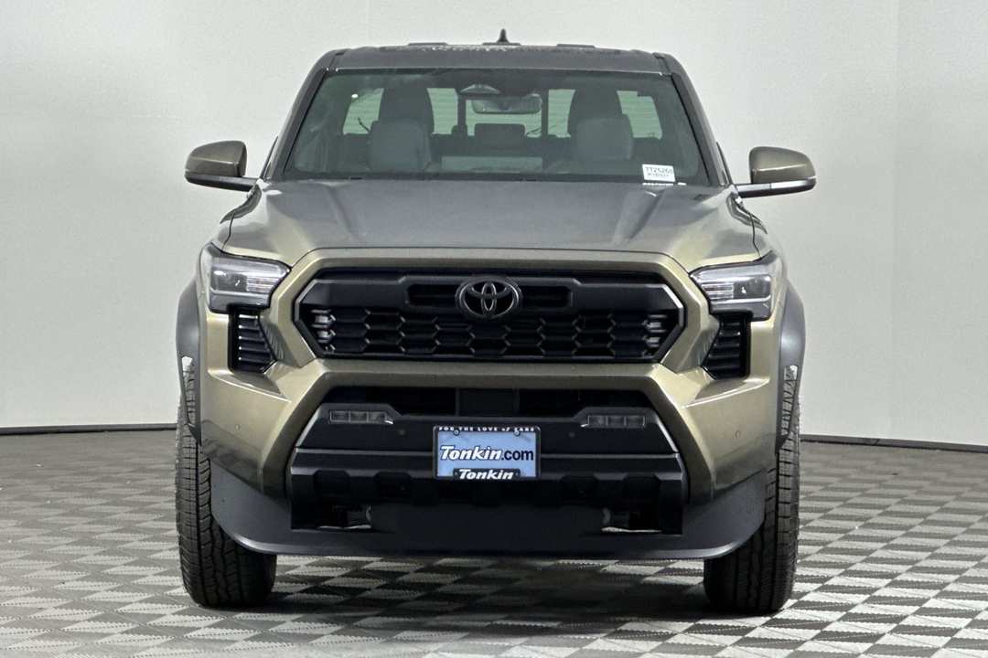 2025 Toyota Tacoma TRD Off Road - Image 9