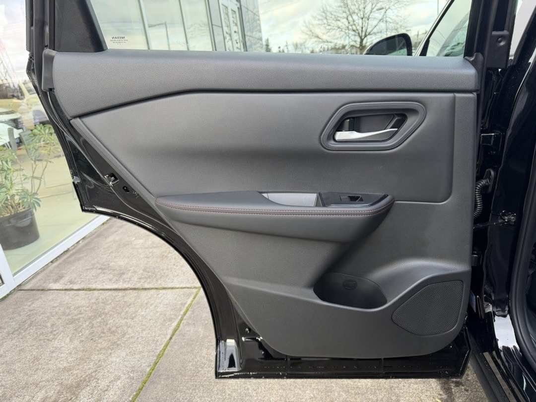 2026 Nissan Rogue Rock Creek - Image 29
