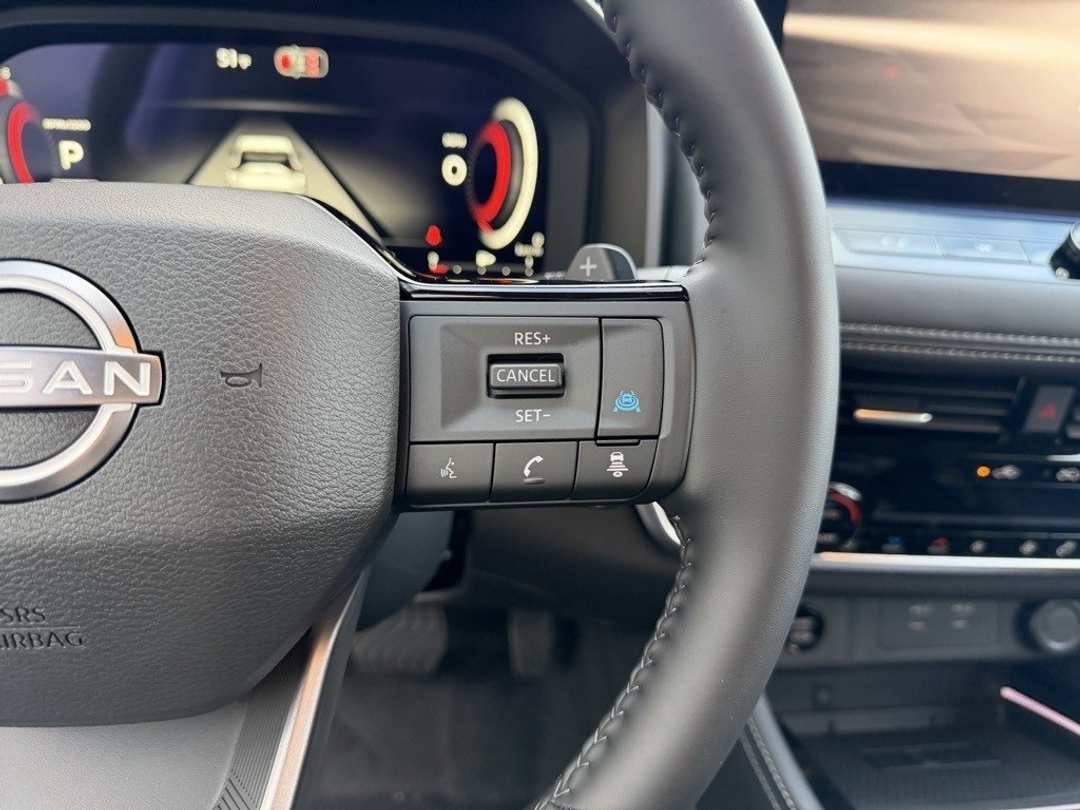 2026 Nissan Rogue Platinum - Image 18