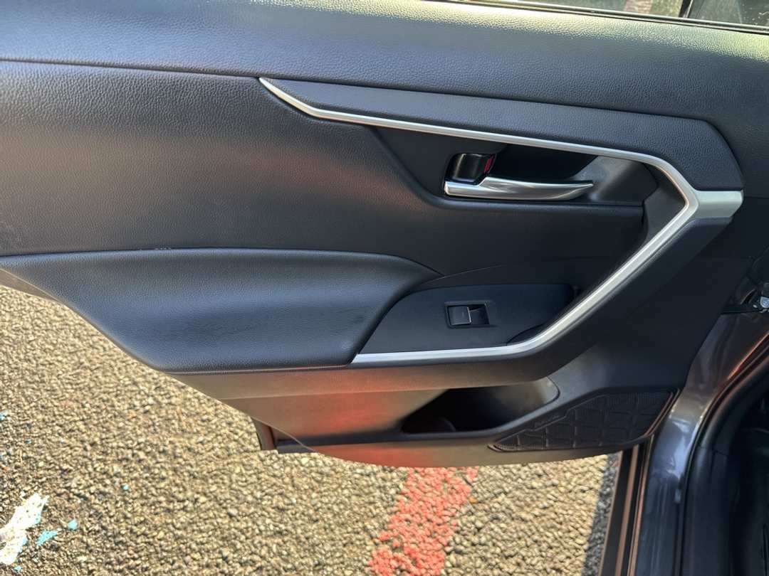 2022 Toyota Rav4 SE - Image 25