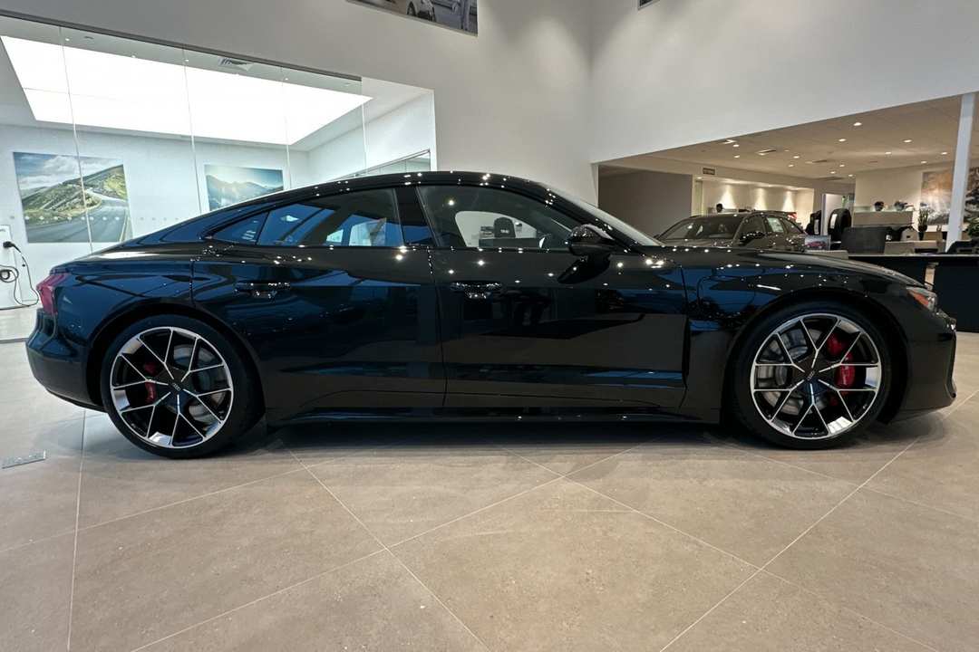 2026 Audi Rs E-Tron Gt Performance Base - Image 2