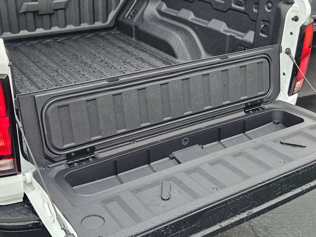 2026 Chevrolet Colorado Z71 - Image 34