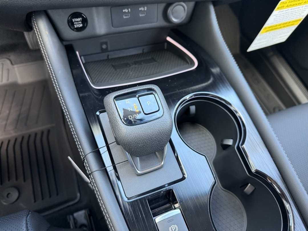 2026 Nissan Rogue Platinum - Image 24