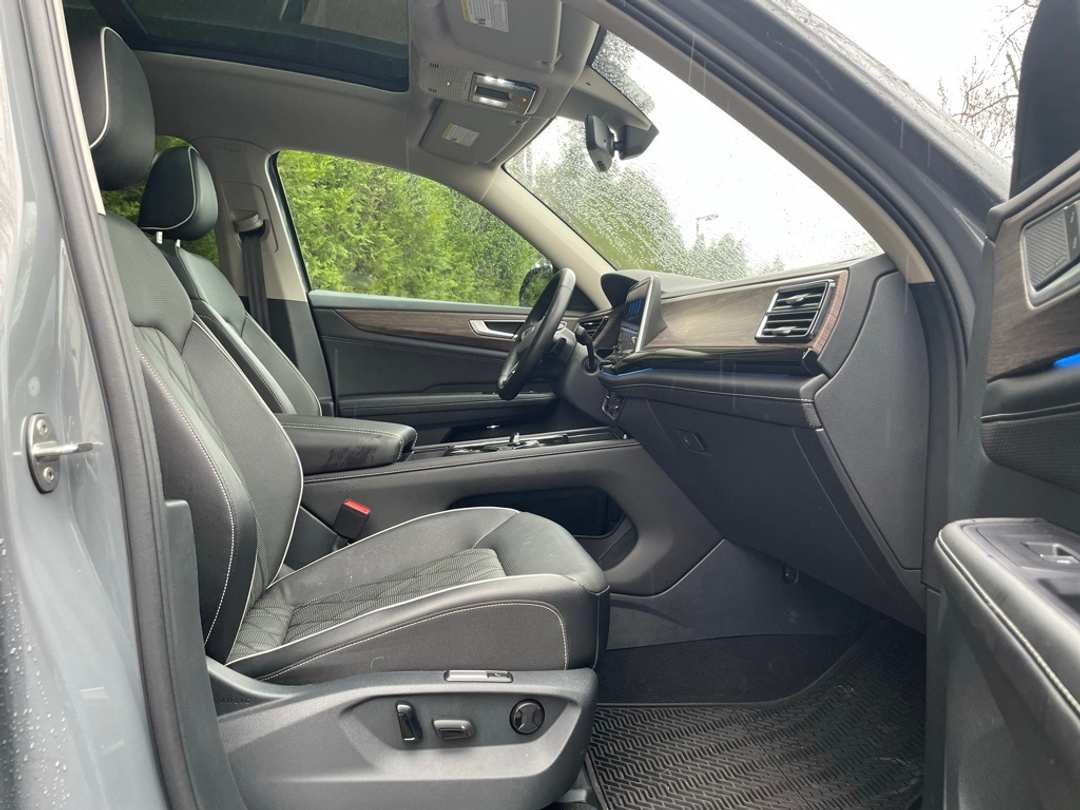 2025 Volkswagen Atlas 2.0T SEL Premium RLine - Image 20