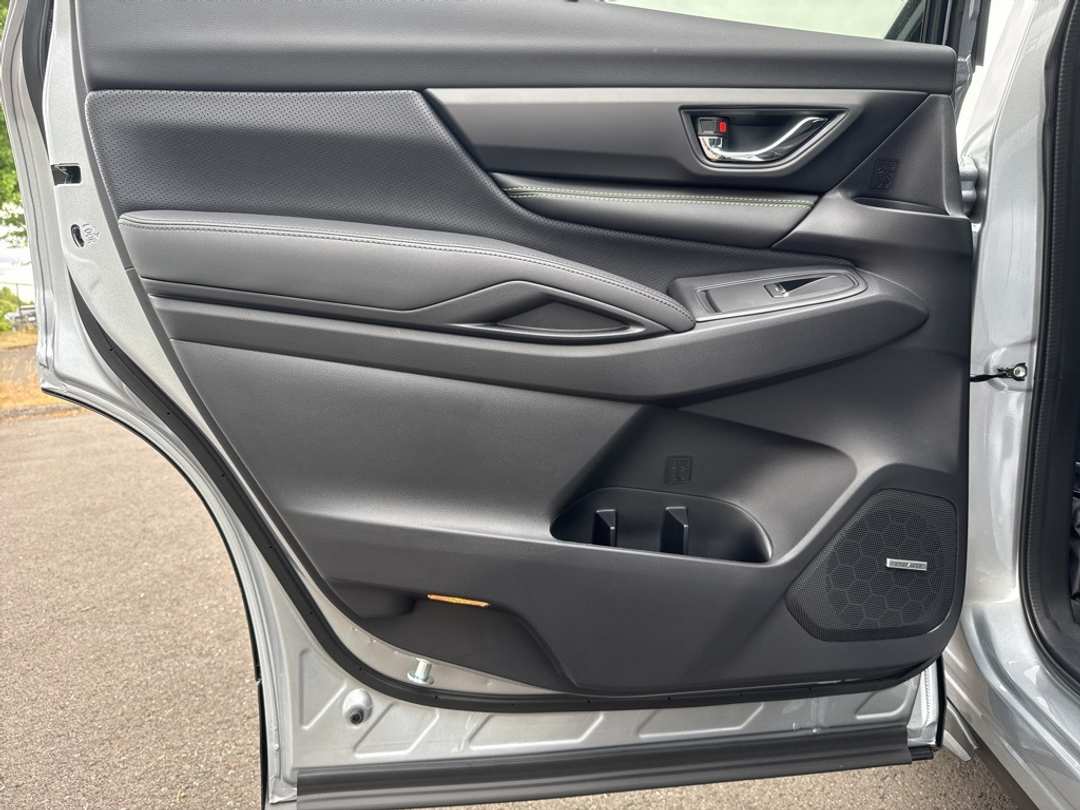 2025 Subaru Ascent Onyx Edition Touring - Image 19