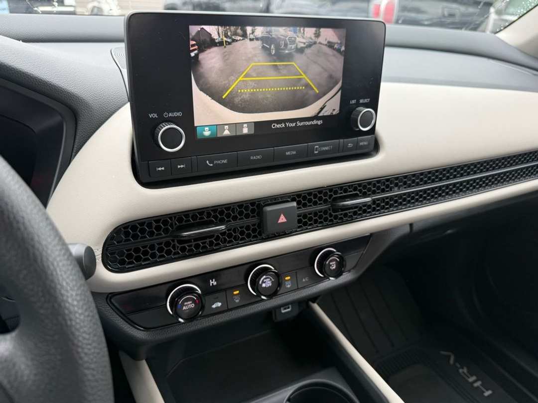 2025 Honda HR-V LX - Image 24