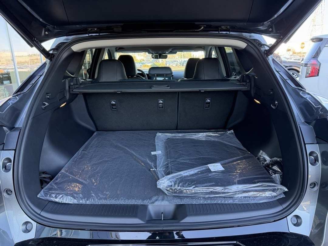 2026 Nissan Murano Platinum - Image 11