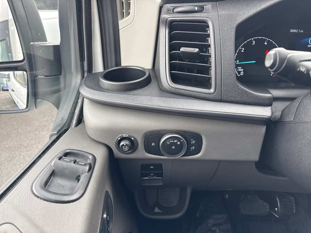 2024 Ford Transit-350 XLT - Image 27
