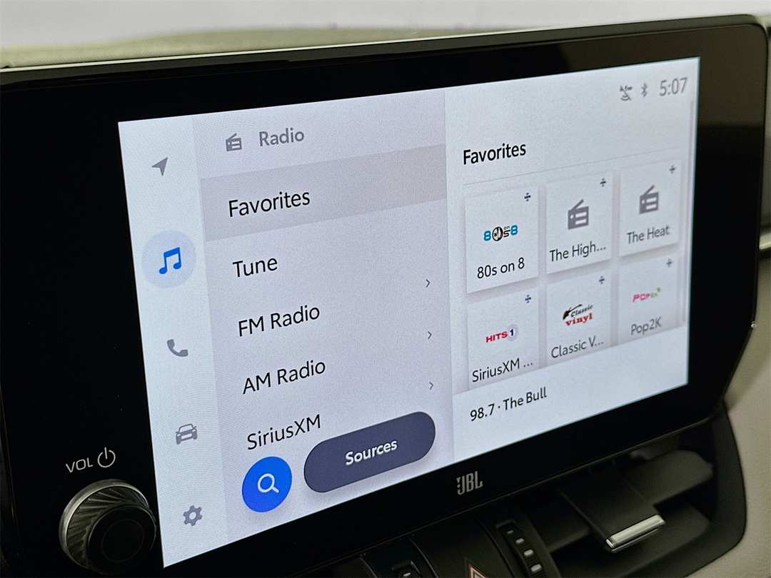 2025 Toyota Rav4 XLE Premium - Image 15